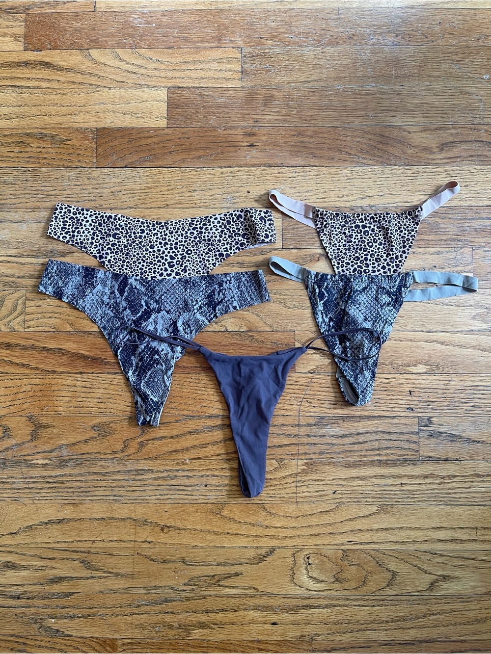 Alo Yoga Airbrush Airmesh Thongs